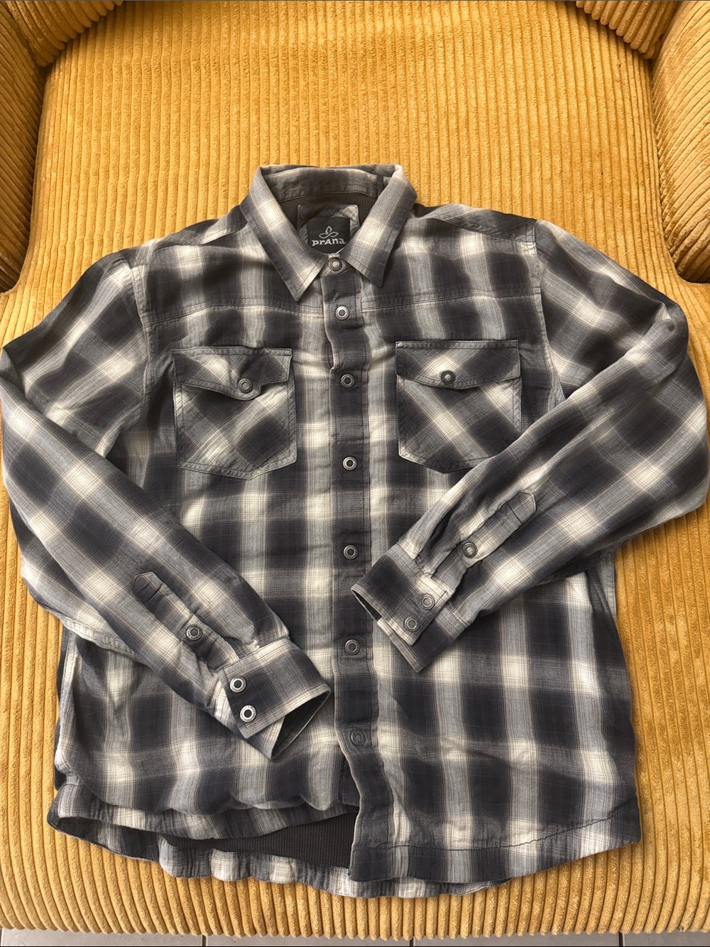 prAna Asylum Flannel Shirt‎ Gray black Plaid Waffle Lined Mens Medium hiking